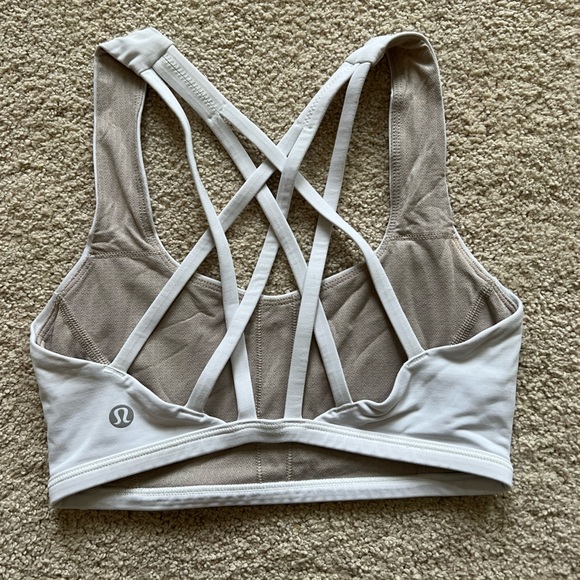 White Lululemon sports bra - Picture 2 of 3